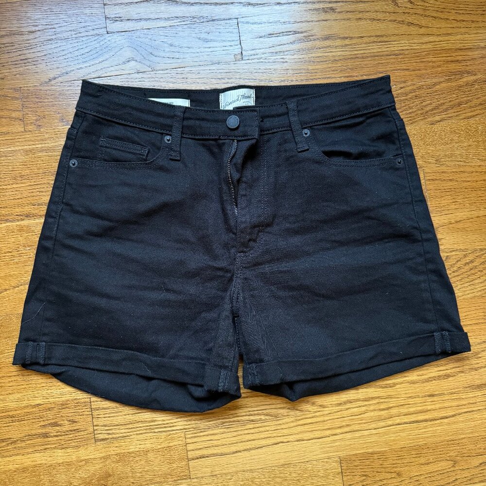 Black High Rise Universal Thread Shorts